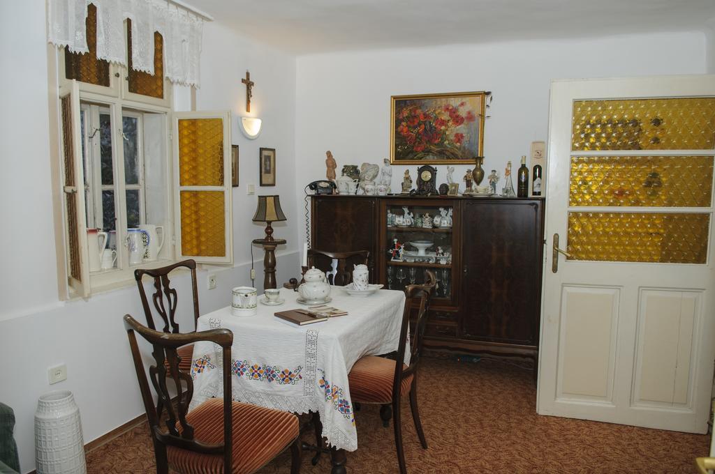 Bed and Breakfast Fonagy Es Walter Vendeg- Es Borhaz Vác Exterior foto